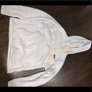Patagonia pullover with hood